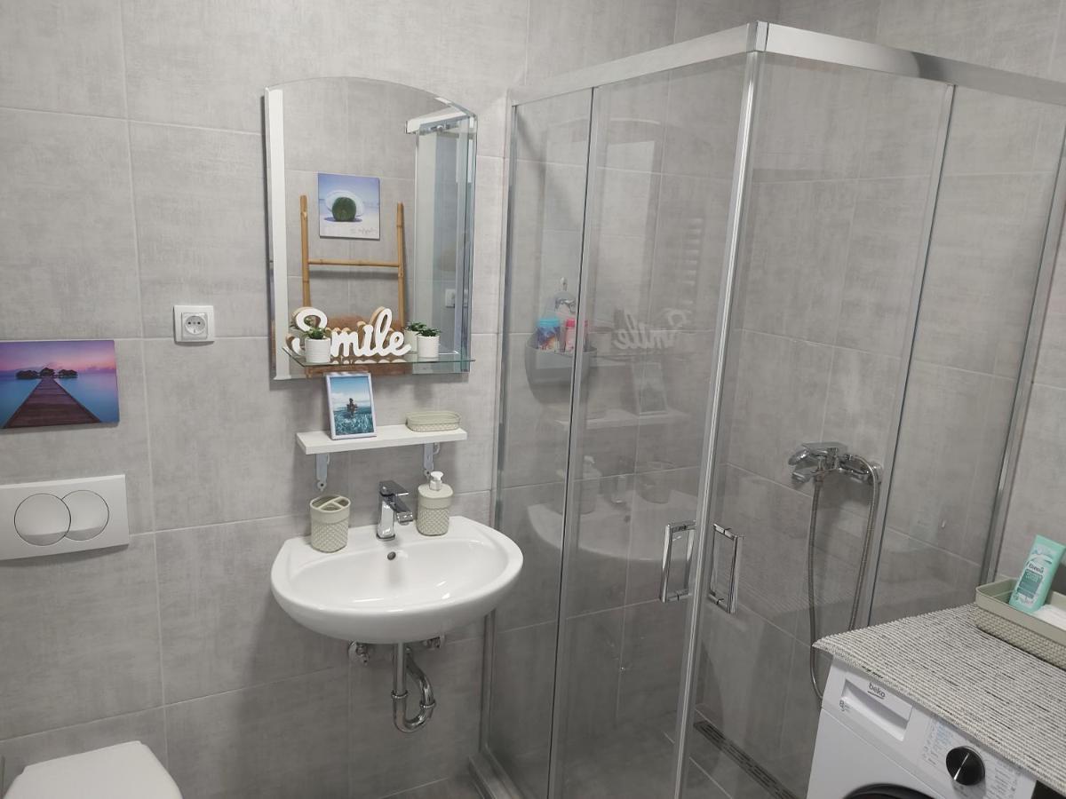 # Espresso 2 Apartman Sa Garazom Sremska Mitrovica Eksteriør bilde